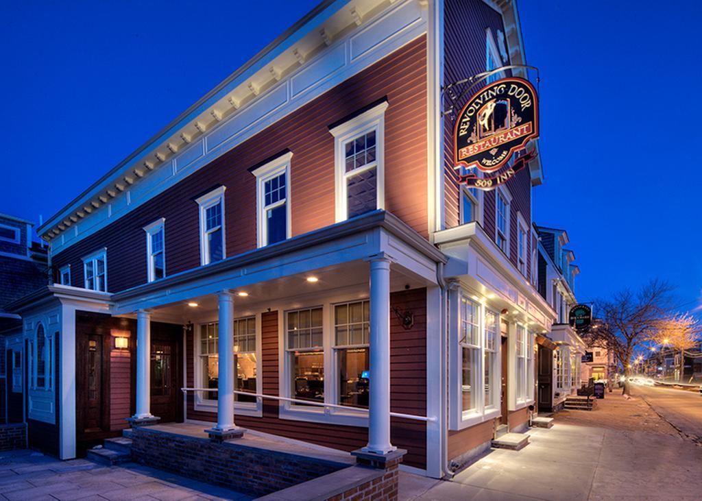 Bouchard Restaurant & Inn Newport Exterior photo